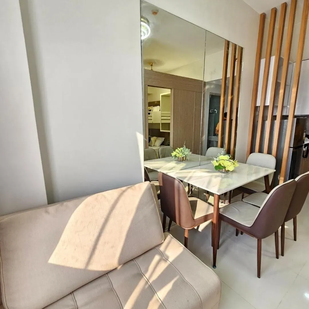 Apartment Stunning 2 Bedroom Near Airport Manila Philippines